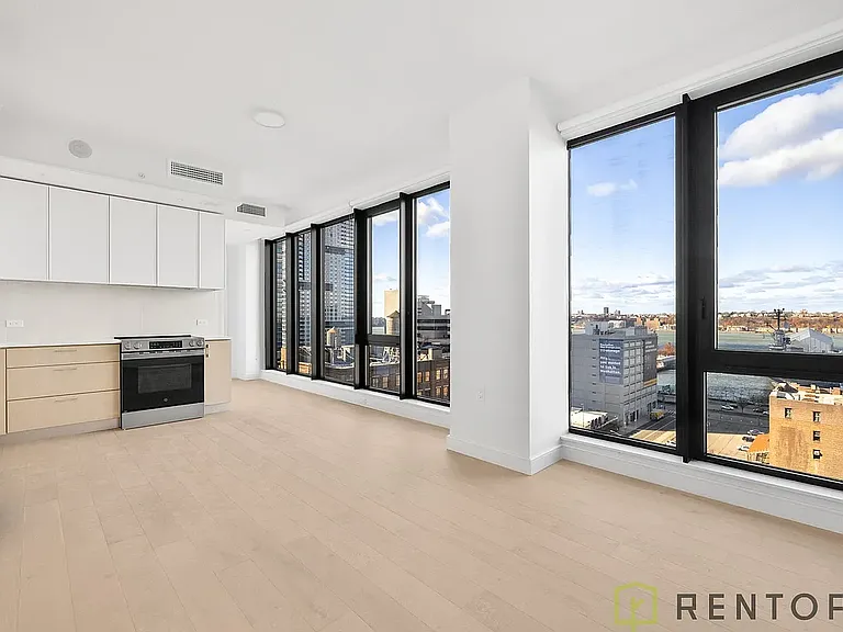 622 11th Ave #1303 — Photo 8