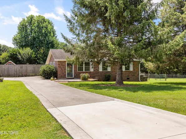 303 Sunflower Cir, Sweetwater, TN 37874