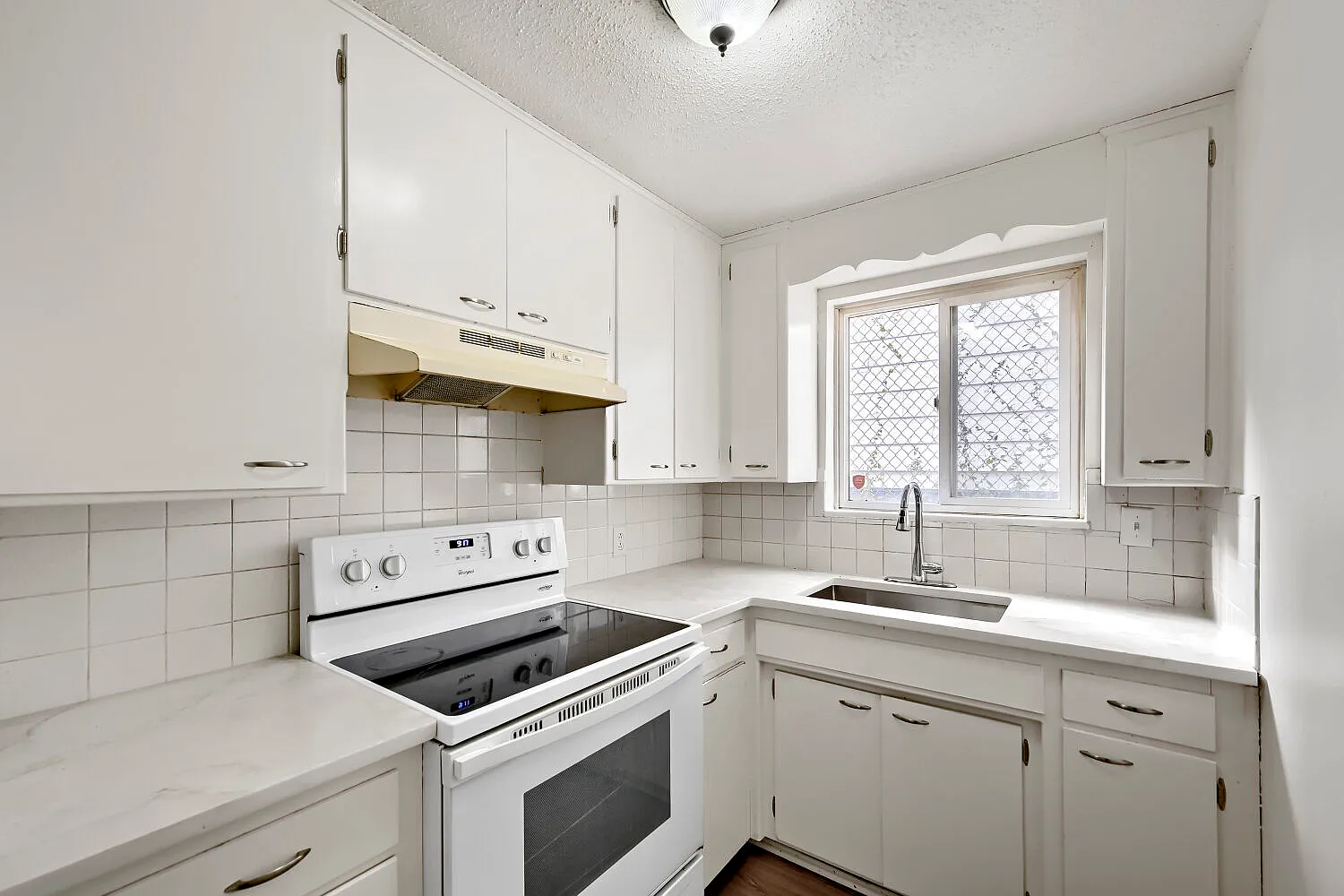 1613 Kimbark St — Photo 1