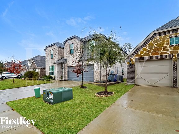 2nd image of 2815 Willow Ln