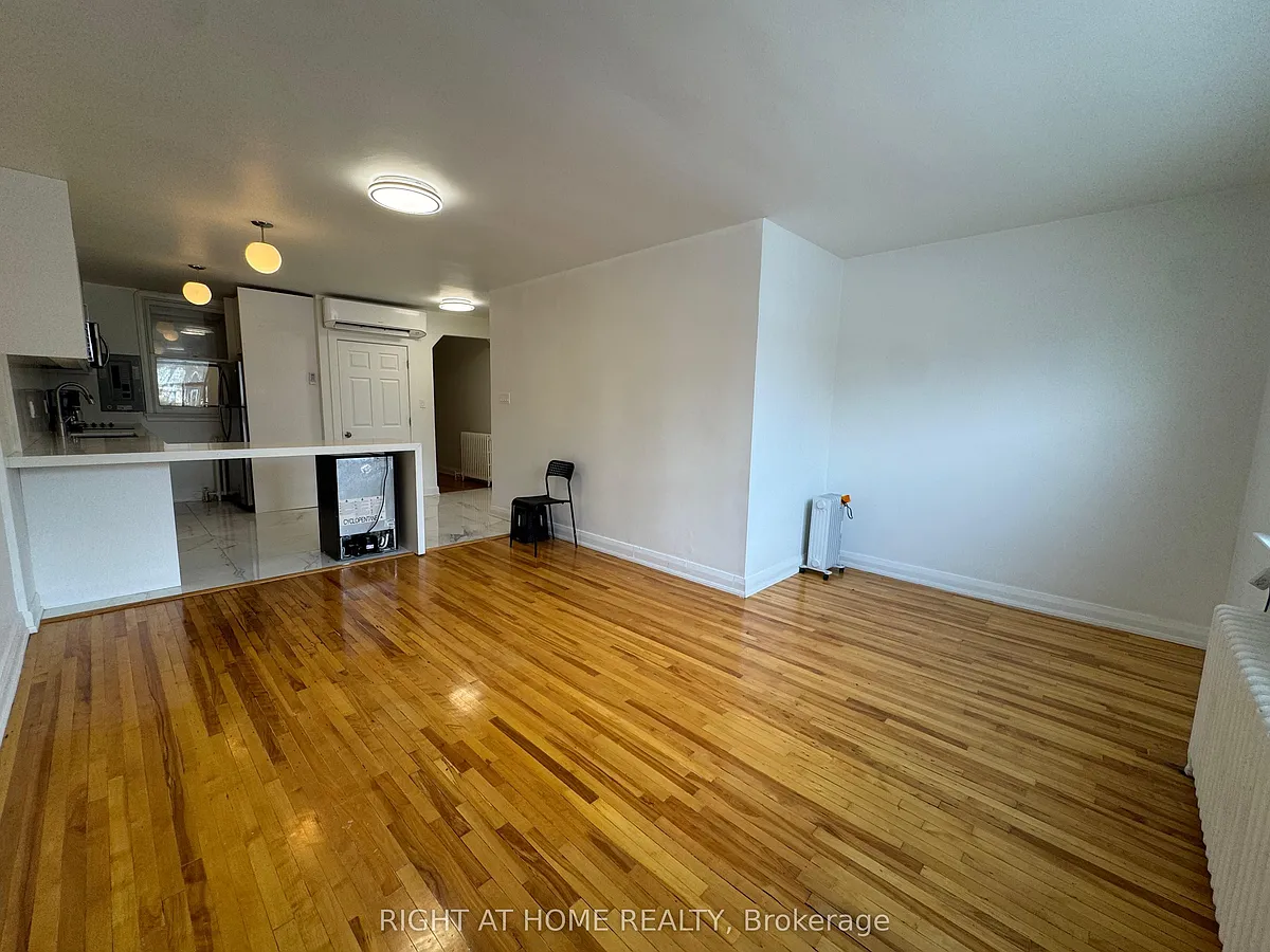 Building Photo - 2879 Saint Clair Ave E #2