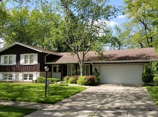 2859 Shannon Ct, Northbrook, IL 60062