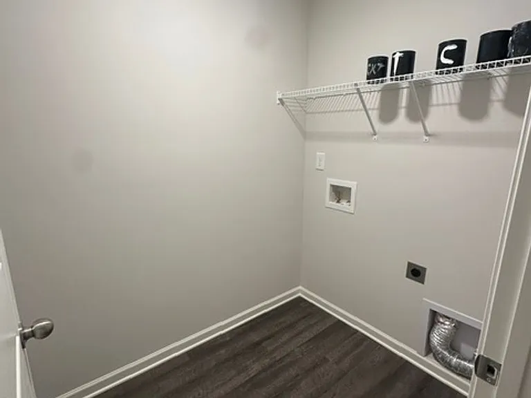 444 Country Club Dr — Photo 21