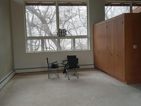 2nd image of 2025 11th Street Pl