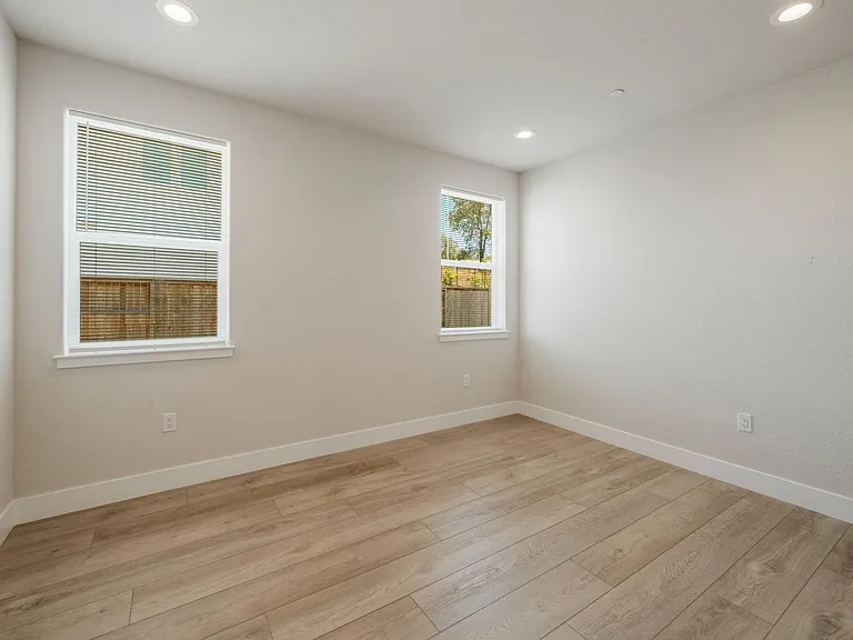 1342 Wheeler Peak Ct — Photo 35
