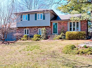 4614 Yocumshire Dr, Jeffersontown, KY 40299