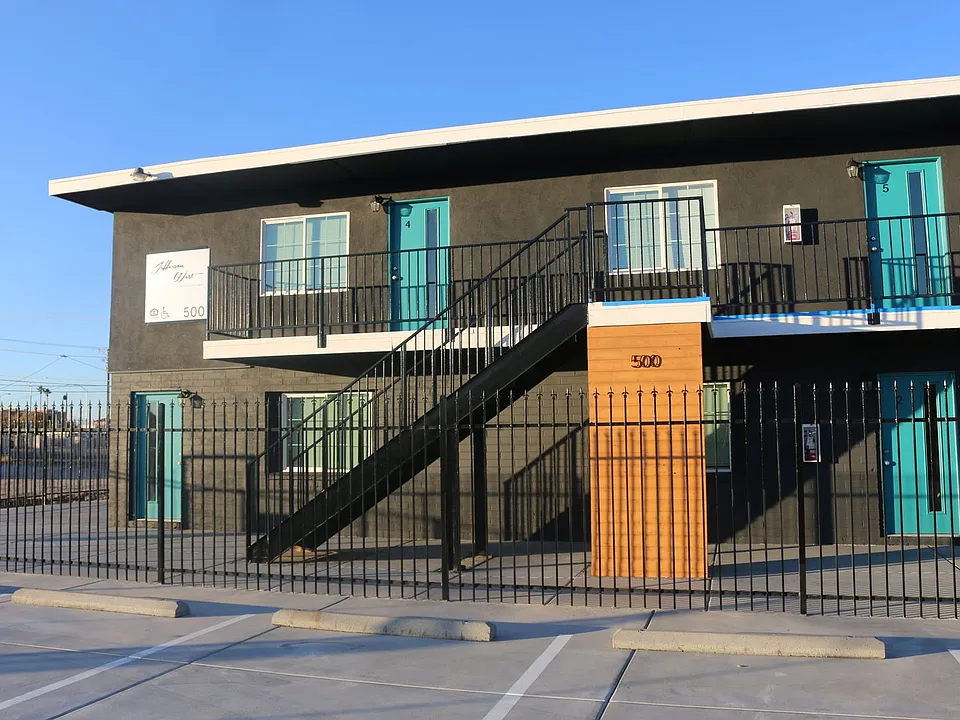 500 W Jefferson Ave