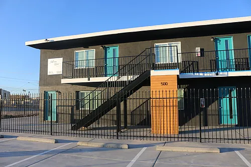 500 W Jefferson Ave Photo 1