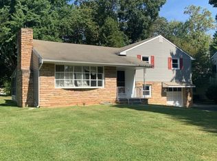 9 Spring Ln, Yardley, PA 19067