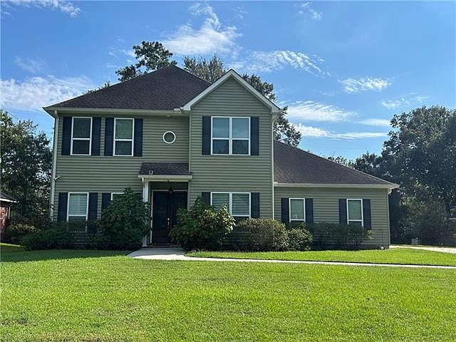 1st image of 715 Winterberry Dr