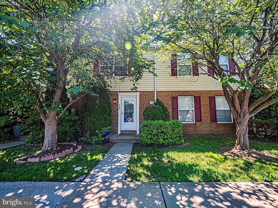 1st image of 532 Essex Pl