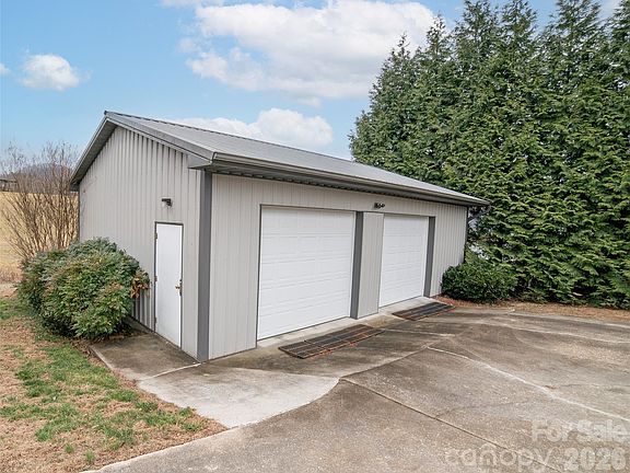 3rd image of 1681 Zion Hill Rd