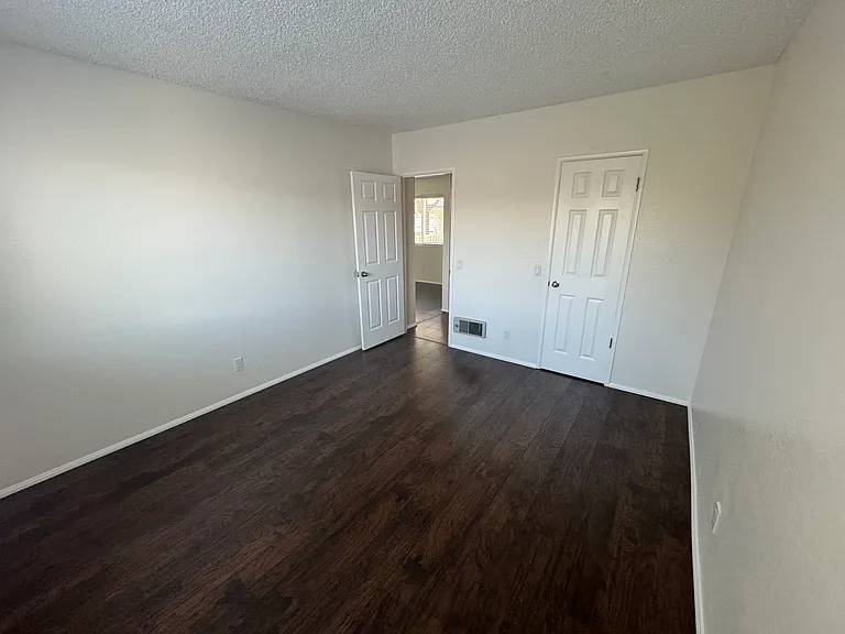 Magnolia Manor — Photo 25