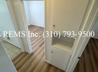 Refurbished Unit with a 1 Car Garage and Laundry Hookups, Hawthorne, CA 90250