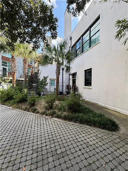 2 bed, 974 sqft, $2,440 — Photo 2