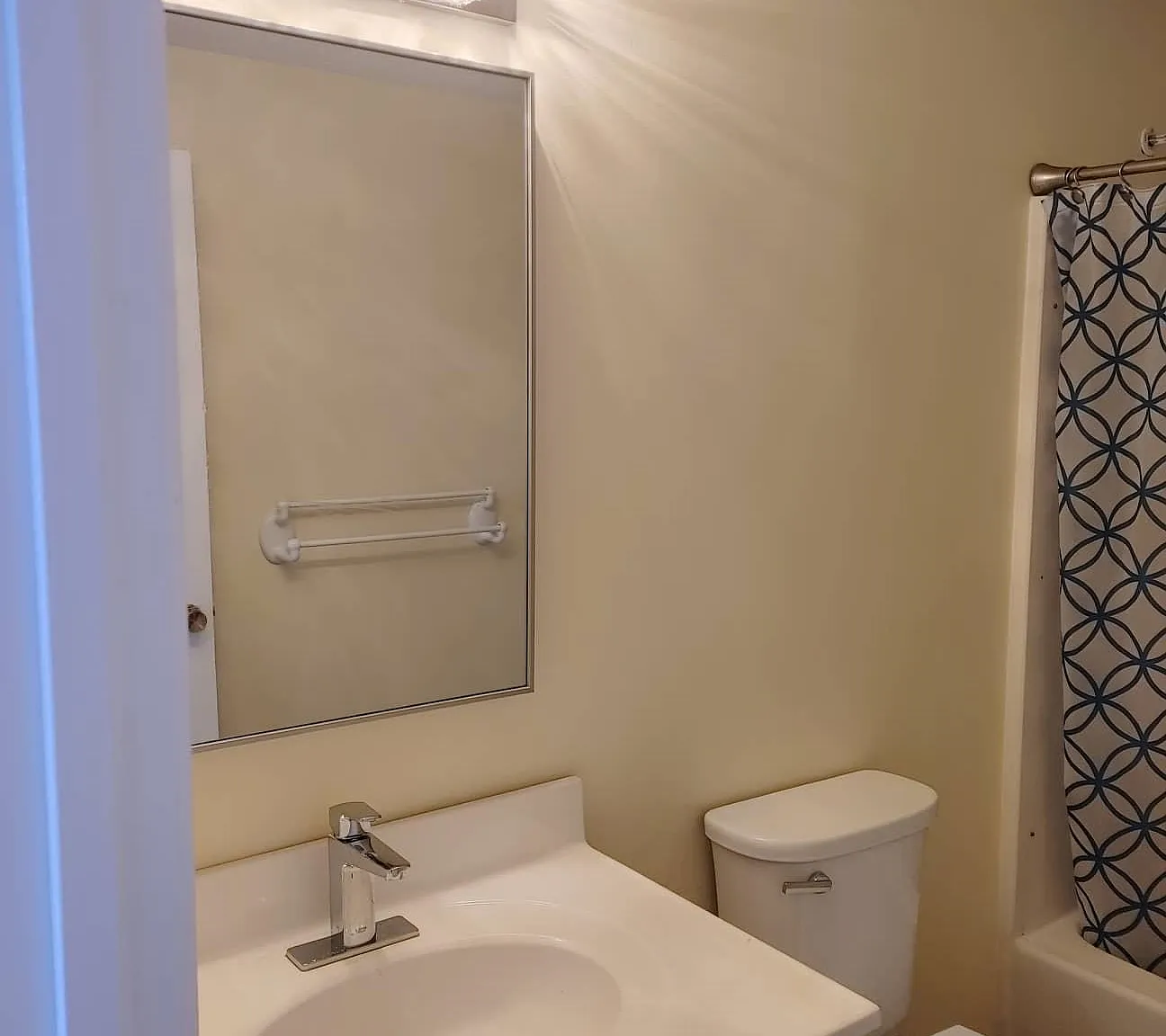 2 bed, 1.5 bath, 1426 sqft, $2,800 — Photo 2