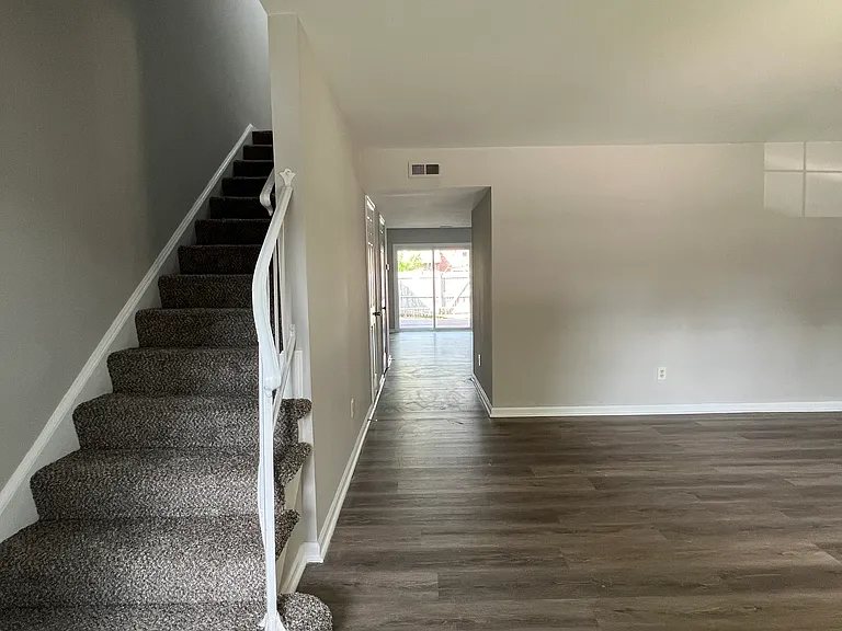 400 Advocate Ct #D — Photo 2