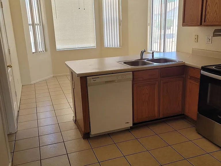 8817 N 65th Dr — Photo 3