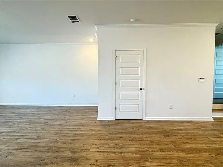 709 Alburgh Aly — Photo 11