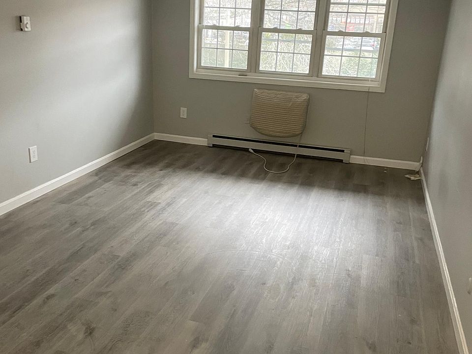 2nd image of 15 Old Colony Ln APT 12