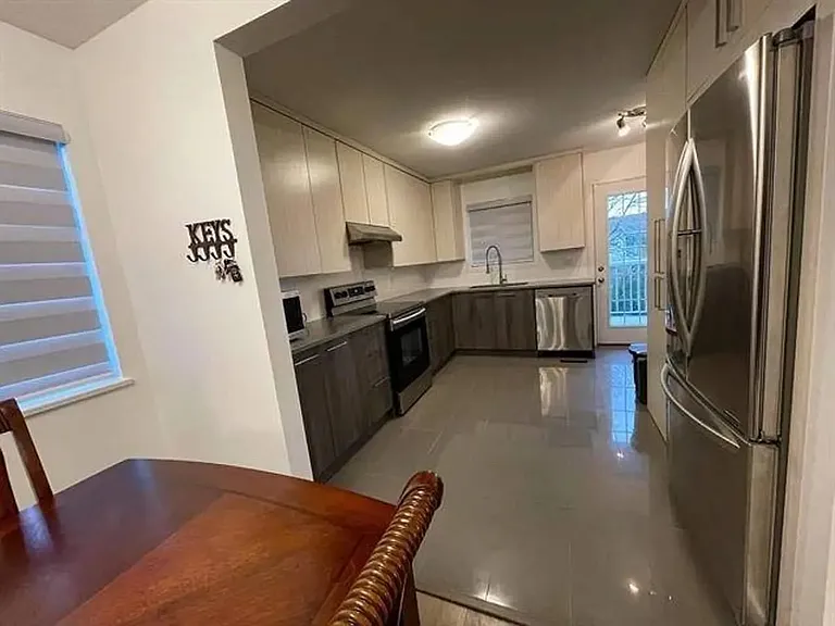 23422 Sandpiper Ave #UPPER — Photo 14