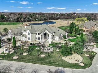 15 Terra Vita Ct, South Barrington, IL 60010