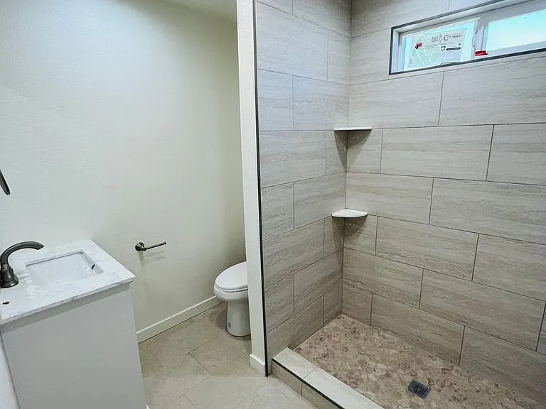 207 W Main St — Photo 10