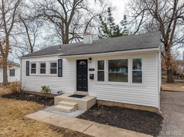 11218 Saint Shawn Ln, Saint Ann, MO 63074