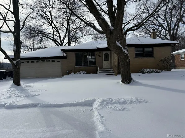 3988 Joslyn Rd, Orion, MI 48359