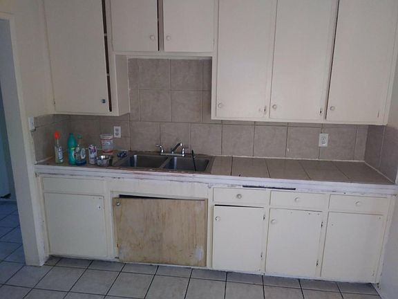 2nd image of 1311 Lake St