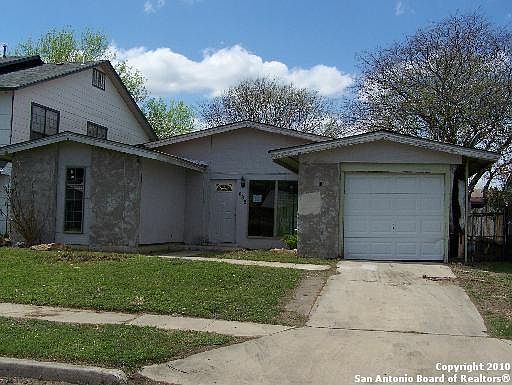 1st image of 835 SPRING PARK DR