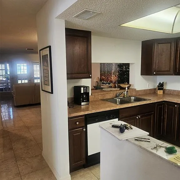 307 Pine Hollow Cir #307 — Photo 3