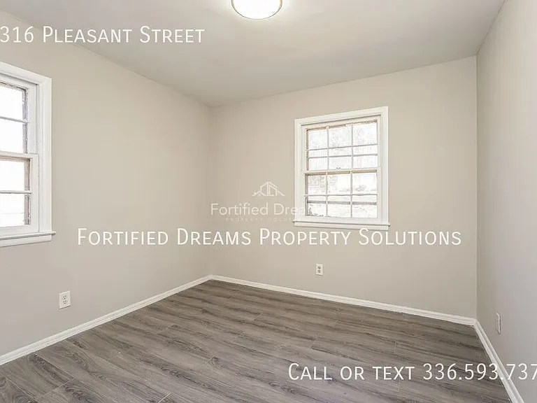 1316 Pleasant St — Photo 10