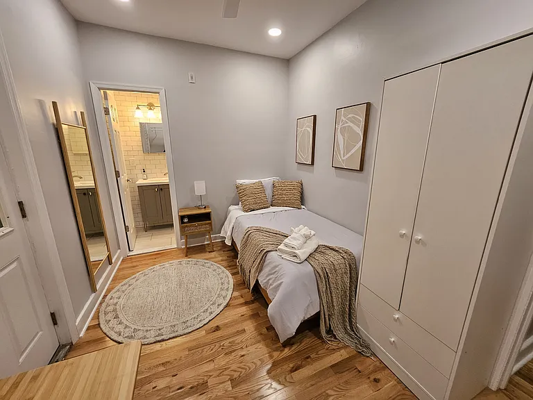 709 Pine St #3 — Photo 12