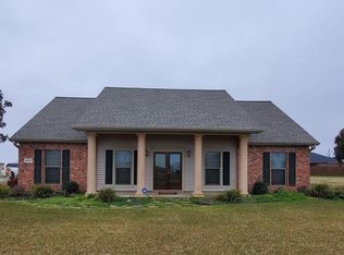 6045 Ava Ln, Iowa, LA 70647