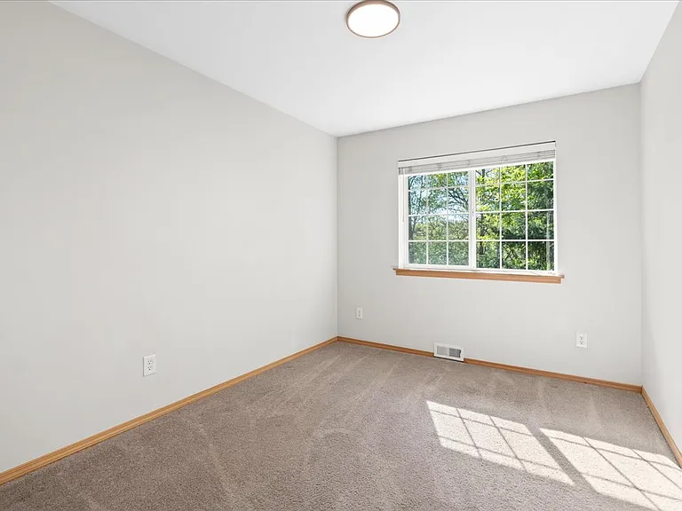 5062 23rd Ave SW — Photo 20