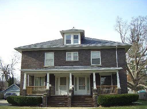1st image of 923 N Washington St
