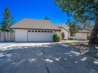 382 Woodhill Dr, Redding, CA 96003