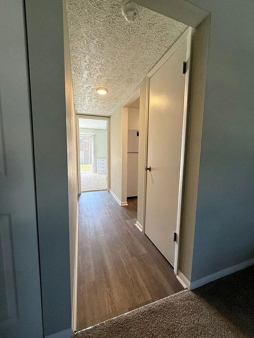 Kingstown Apartments — Photo 3