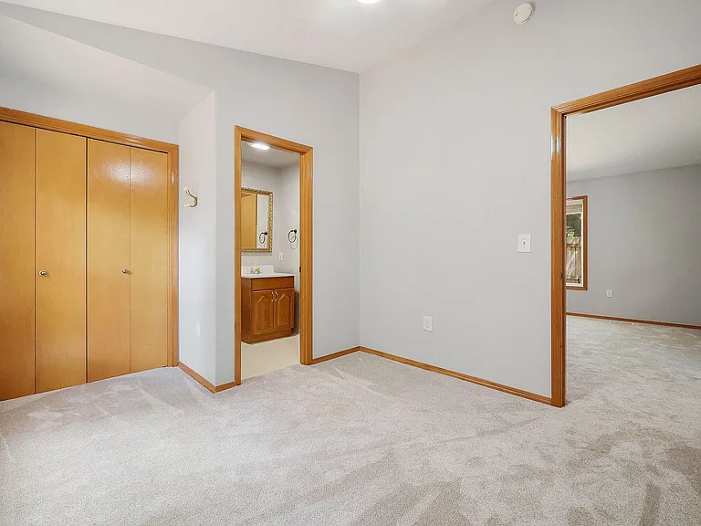 4256 Country Woods Ct — Photo 24