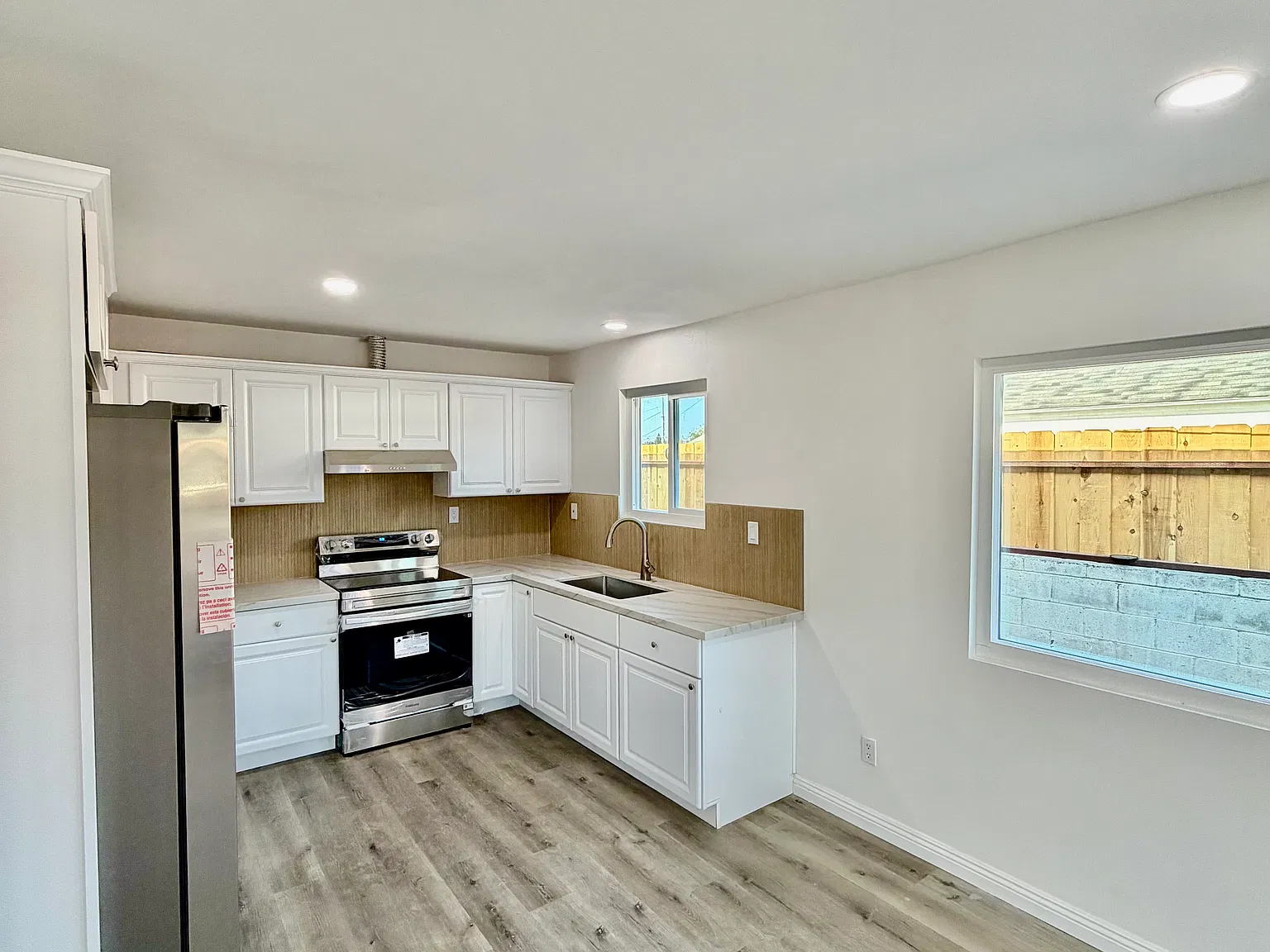 2 bed, 1000 sqft, $2,850 — Photo 2