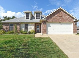 901 Valley Cir, Justin, TX 76247