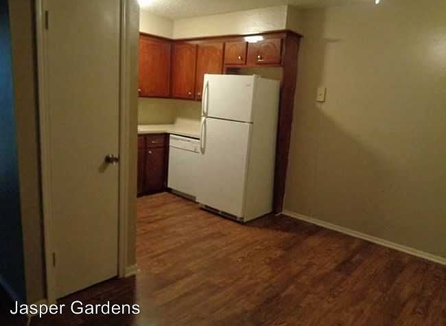 2nd image of 2516 N Rockwell Ave APT 249