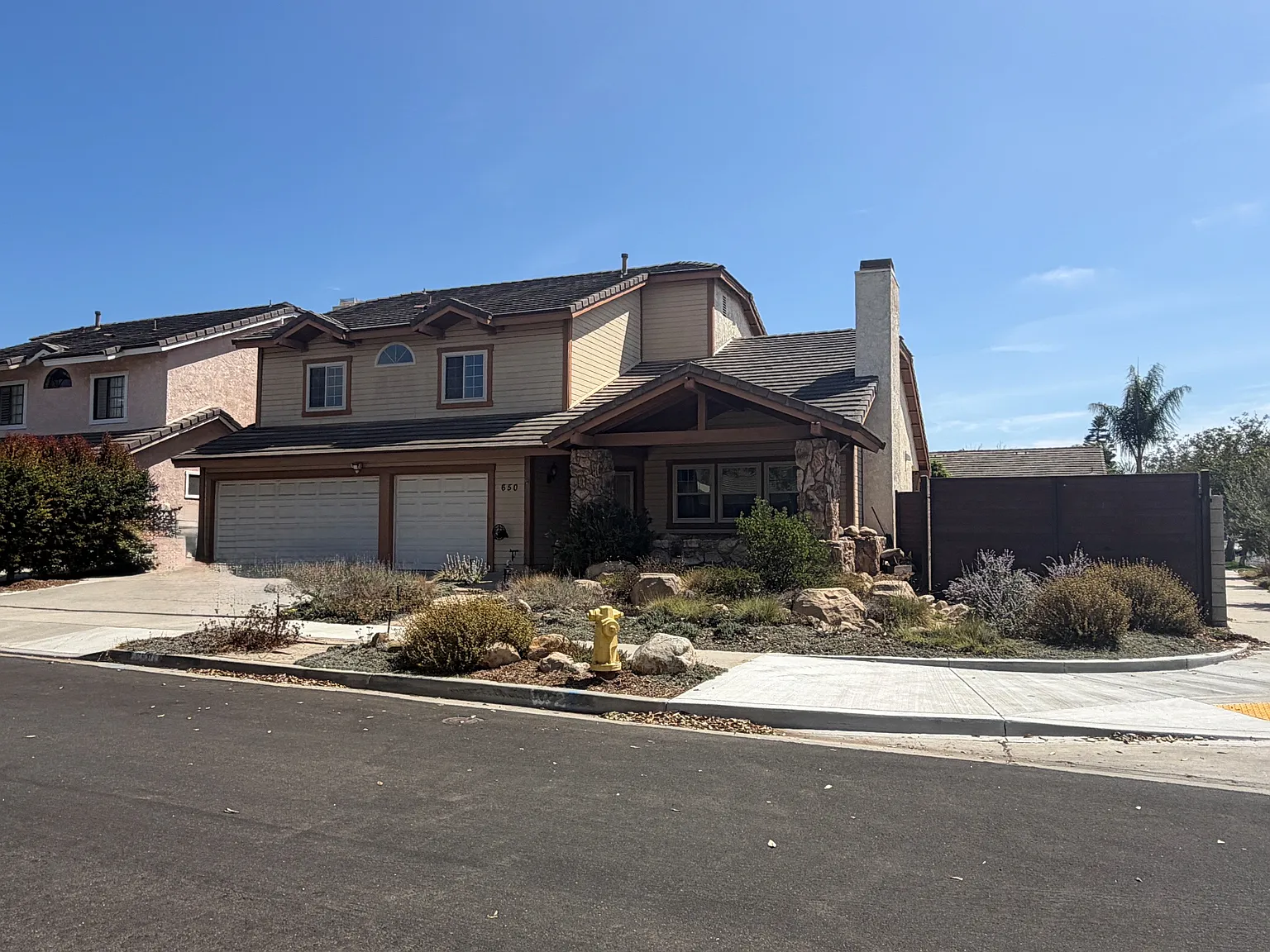 4 bed, 2711 sqft, $4,800 — Photo 1