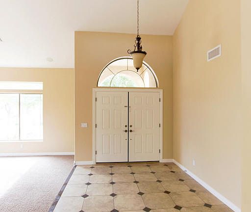 4th image of 2420 W Woburn Ln