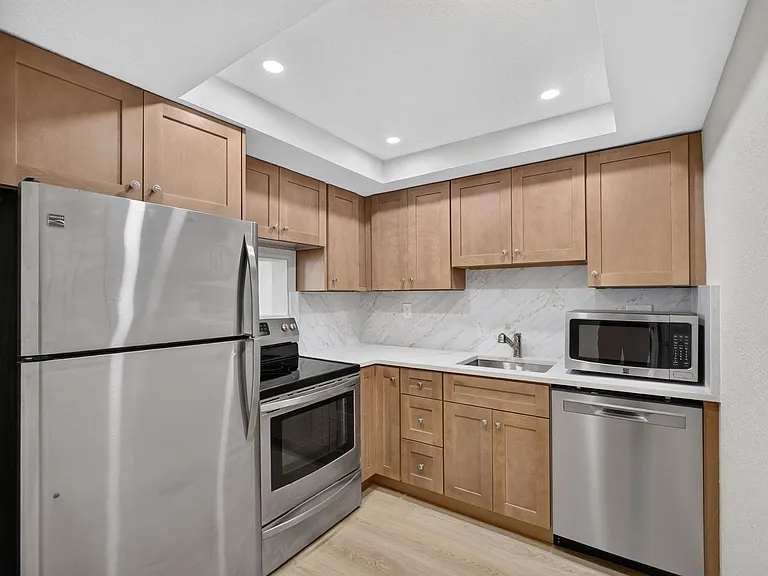 52 Yacht Club Dr #305 — Photo 19