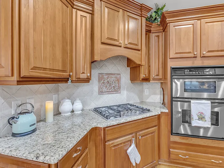 7201 Small Ridge Cir — Photo 11