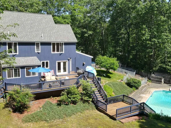34 Laura Lane, Hampstead, NH 03841