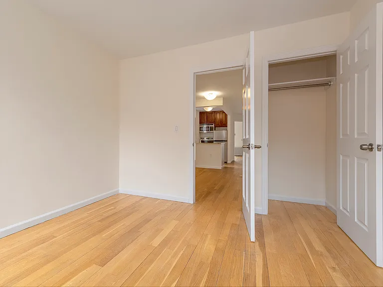 128 E 4th St #6 — Photo 5