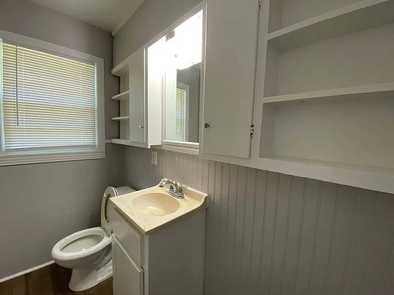3824 James Ave — Photo 6